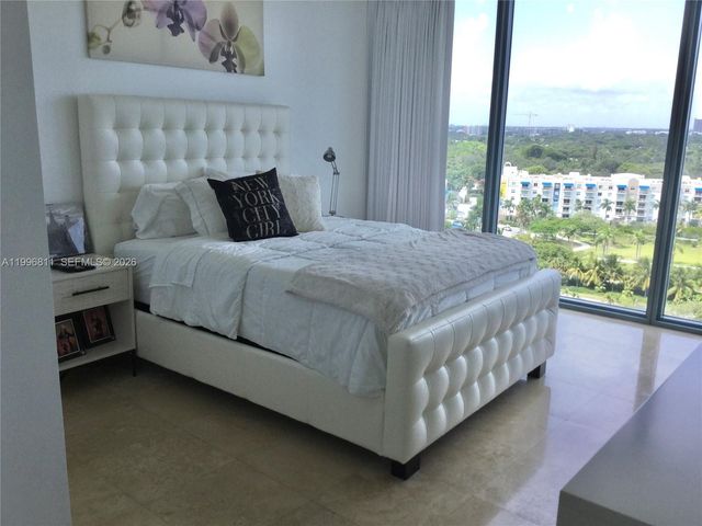 601 NE 36th St 1208, Miami, FL 33137