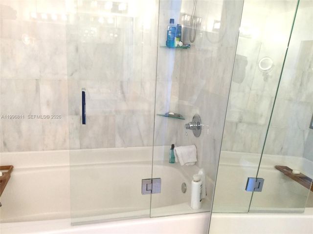 601 NE 36th St 1208, Miami, FL 33137