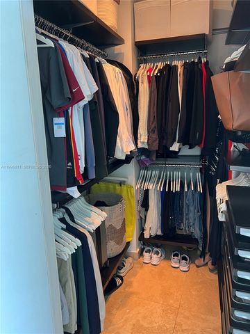 601 NE 36th St 1208, Miami, FL 33137