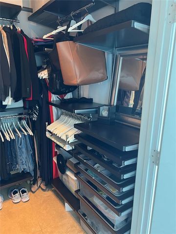 601 NE 36th St 1208, Miami, FL 33137