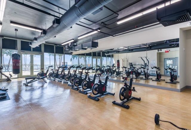 601 NE 36th St 1208, Miami, FL 33137