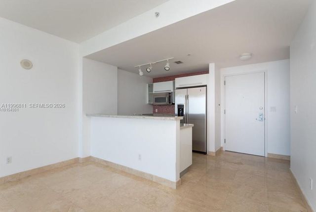 601 NE 36th St 1208, Miami, FL 33137