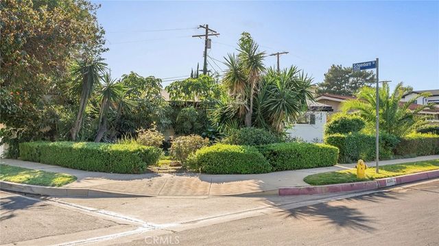 8341 Delco Avenue, Winnetka, CA 91306