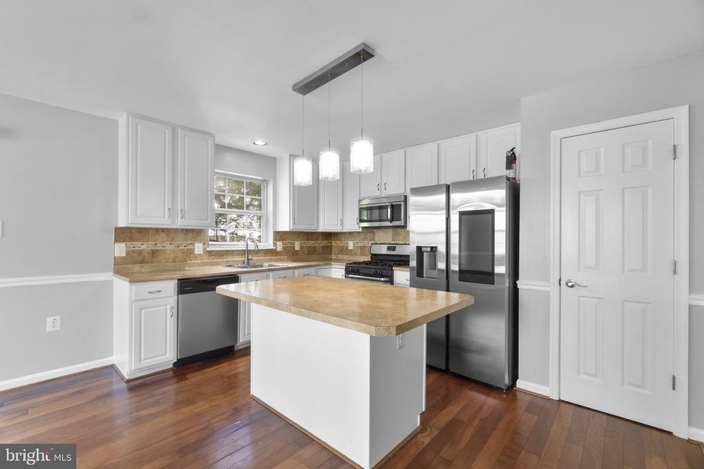 Image 10 of property listing at 7 AUGUSTUS WALLY CT #11, Reisterstown, MD 21136