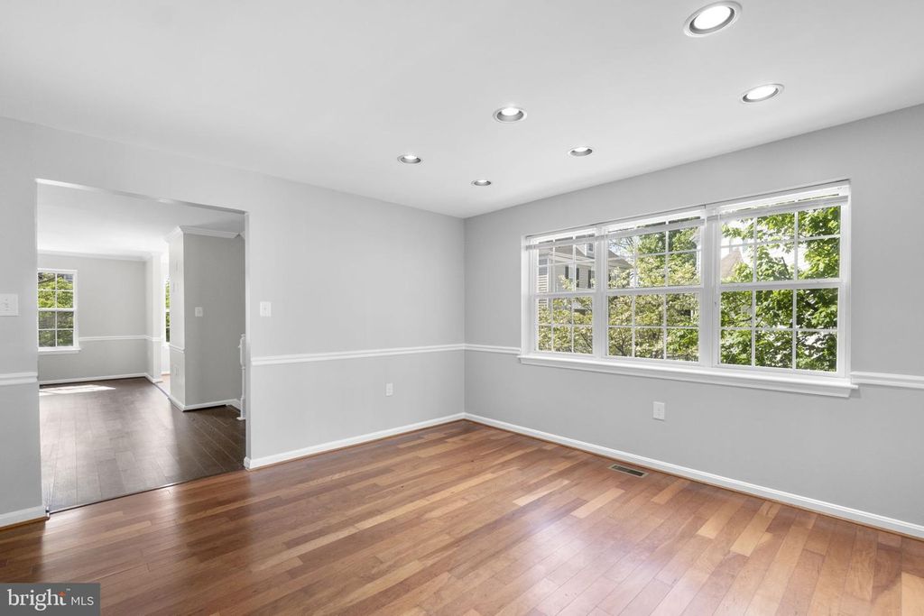 Image 15 of property listing at 7 AUGUSTUS WALLY CT #11, Reisterstown, MD 21136