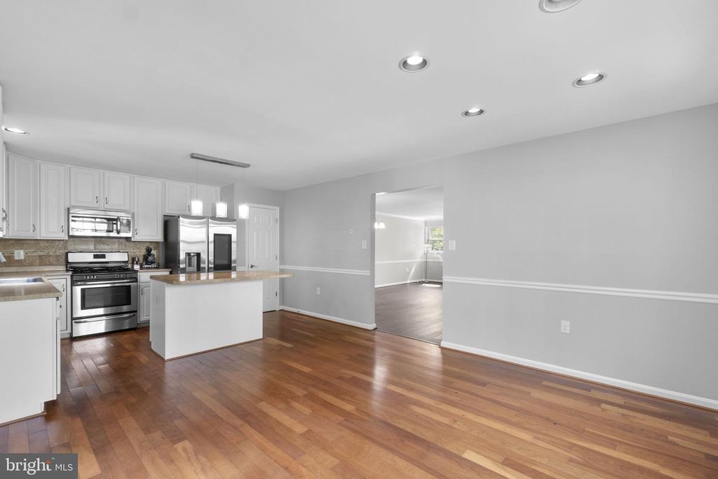 Image 16 of property listing at 7 AUGUSTUS WALLY CT #11, Reisterstown, MD 21136