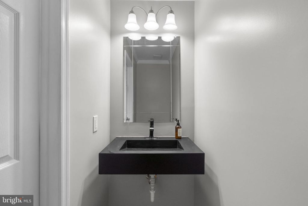 Image 18 of property listing at 7 AUGUSTUS WALLY CT #11, Reisterstown, MD 21136