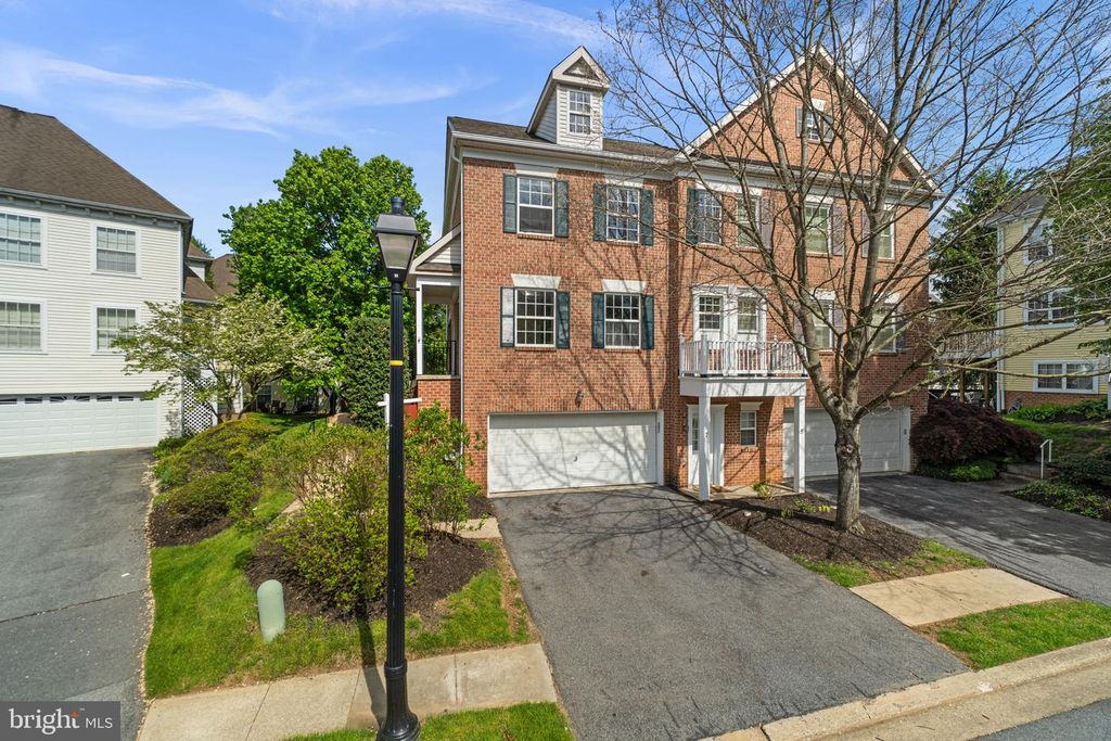 Image 2 of property listing at 7 AUGUSTUS WALLY CT #11, Reisterstown, MD 21136