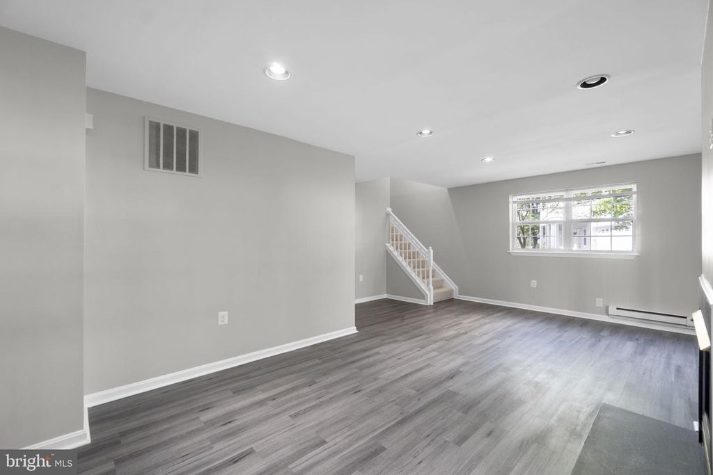 Image 36 of property listing at 7 AUGUSTUS WALLY CT #11, Reisterstown, MD 21136