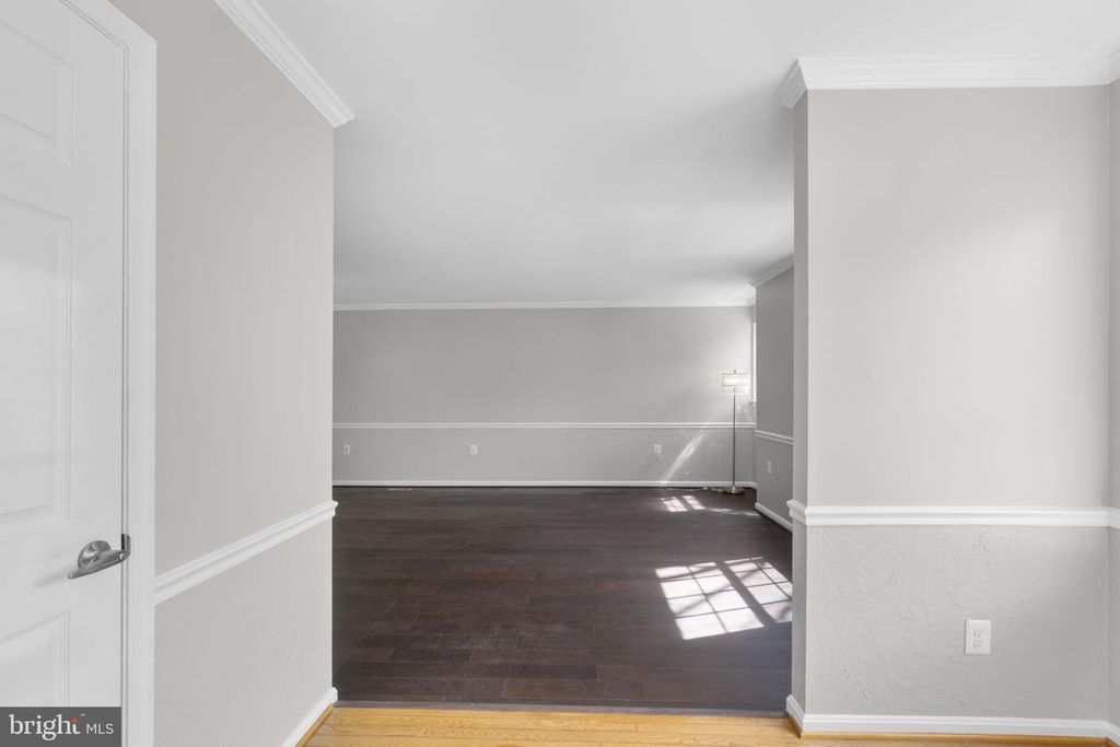 Image 5 of property listing at 7 AUGUSTUS WALLY CT #11, Reisterstown, MD 21136