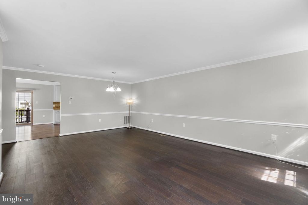 Image 6 of property listing at 7 AUGUSTUS WALLY CT #11, Reisterstown, MD 21136