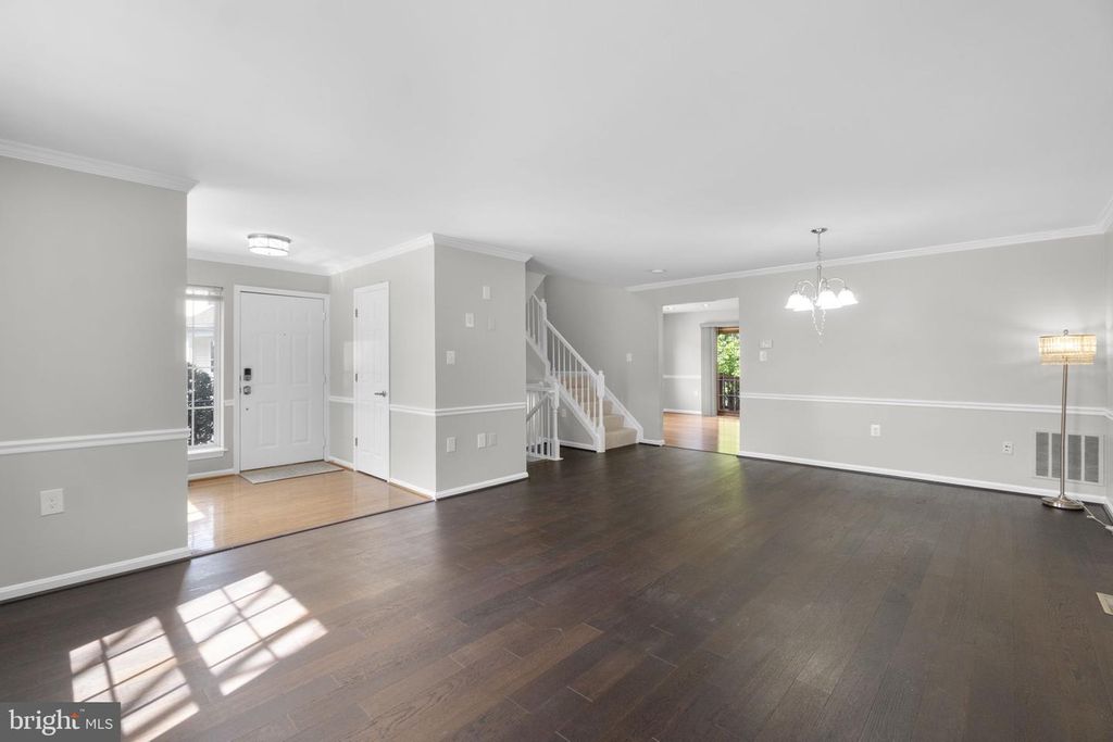 Image 7 of property listing at 7 AUGUSTUS WALLY CT #11, Reisterstown, MD 21136