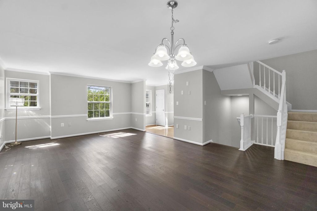 Image 8 of property listing at 7 AUGUSTUS WALLY CT #11, Reisterstown, MD 21136
