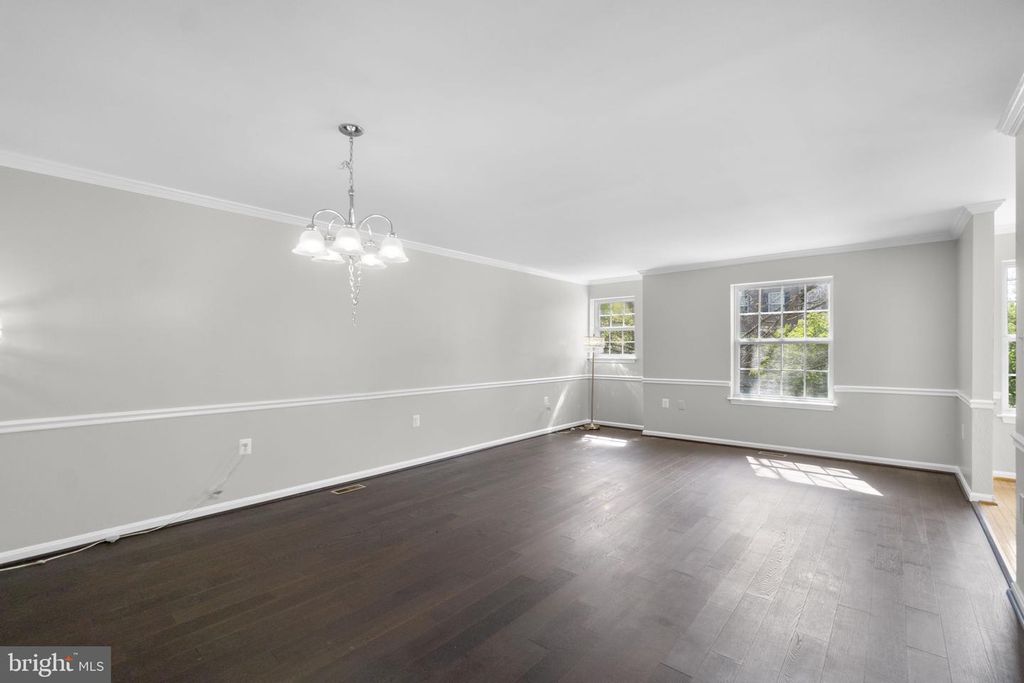 Image 9 of property listing at 7 AUGUSTUS WALLY CT #11, Reisterstown, MD 21136