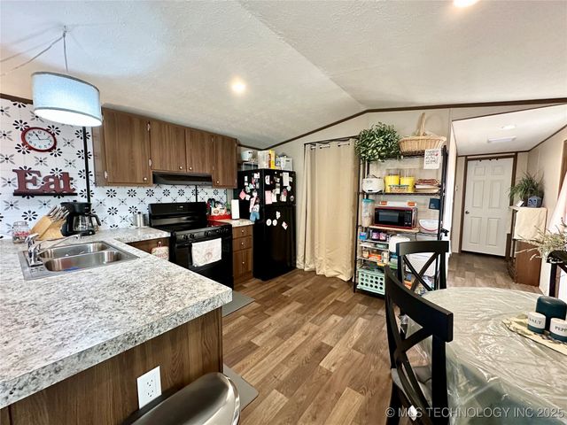 114155 S 4205 Road, Checotah, OK 74426