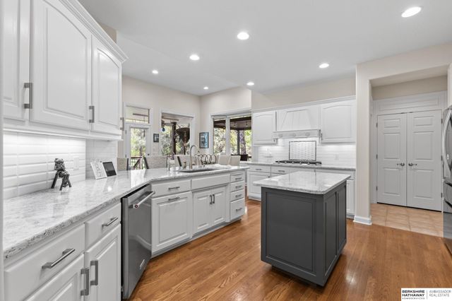 2233 N 161st Street, Omaha, NE 68116