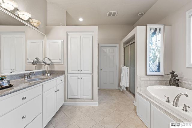 2233 N 161st Street, Omaha, NE 68116