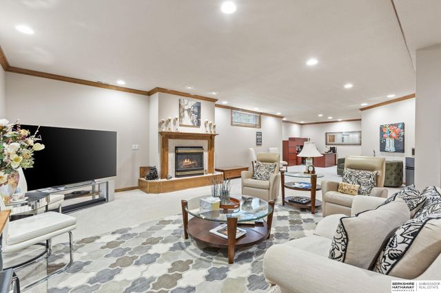 2233 N 161st Street, Omaha, NE 68116