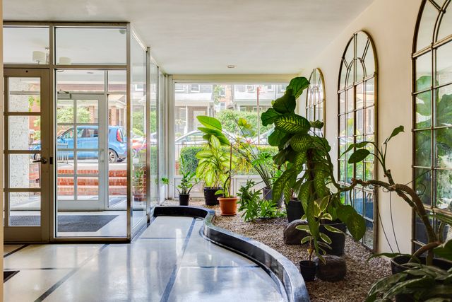 515 E 7th St Apt W6, New York City, NY 11218