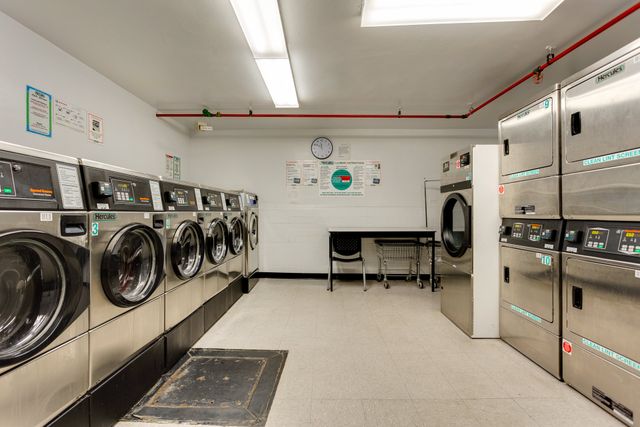 515 E 7th St Apt W6, New York City, NY 11218