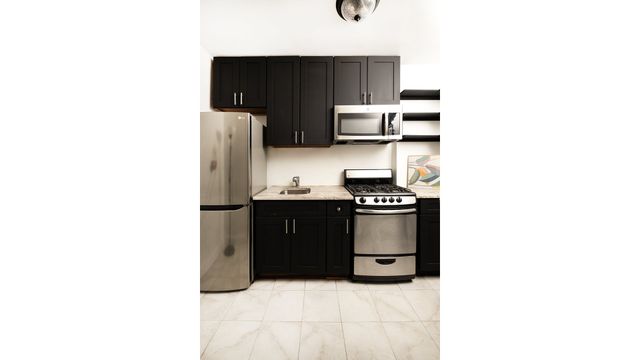 515 E 7th St Apt W6, New York City, NY 11218