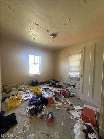 23 E Boston Avenue, Youngstown, OH 44507