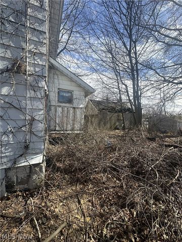 23 E Boston Avenue, Youngstown, OH 44507