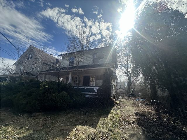 23 E Boston Avenue, Youngstown, OH 44507