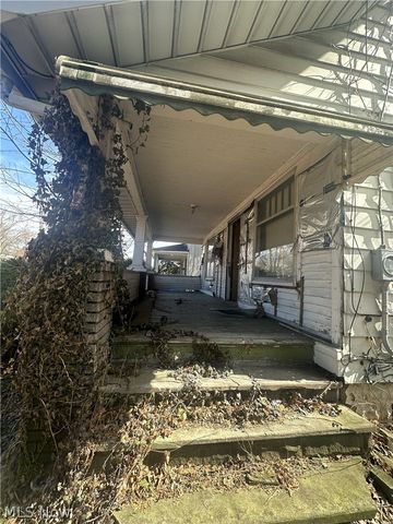 23 E Boston Avenue, Youngstown, OH 44507
