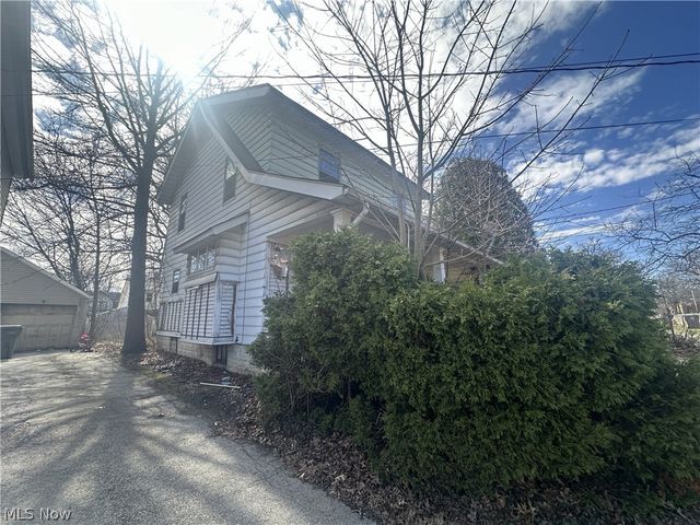 23 E Boston Avenue, Youngstown, OH 44507