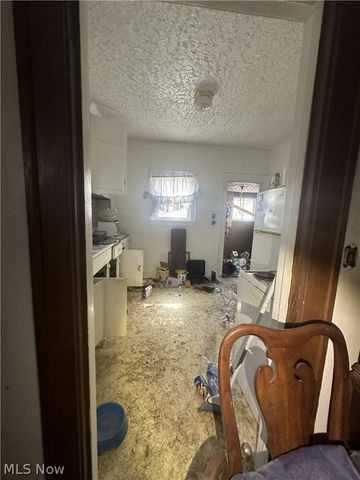 23 E Boston Avenue, Youngstown, OH 44507