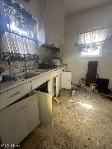 23 E Boston Avenue, Youngstown, OH 44507