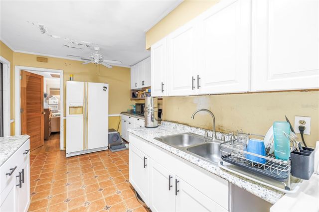 2334 PROSPECT STREET, Sarasota, FL 34239