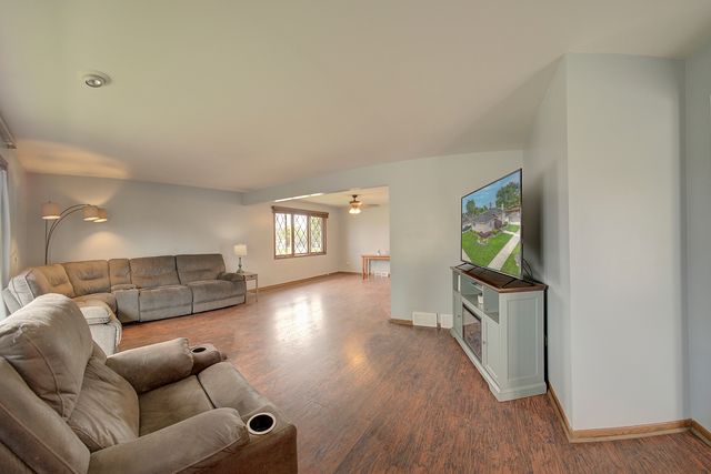 9300 Austin Avenue, Oak Lawn, IL 60453