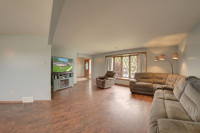 9300 Austin Avenue, Oak Lawn, IL 60453