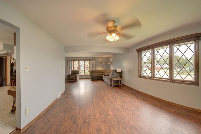 9300 Austin Avenue, Oak Lawn, IL 60453