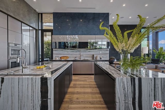 2304 Donella Circle, Los Angeles, CA 90077