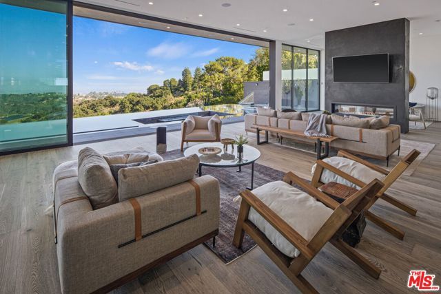 2304 Donella Circle, Los Angeles, CA 90077