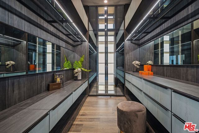 2304 Donella Circle, Los Angeles, CA 90077