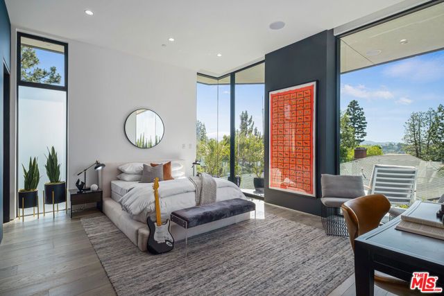 2304 Donella Circle, Los Angeles, CA 90077