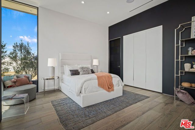 2304 Donella Circle, Los Angeles, CA 90077