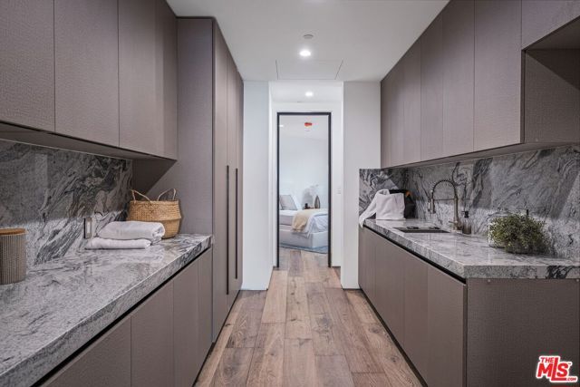 2304 Donella Circle, Los Angeles, CA 90077