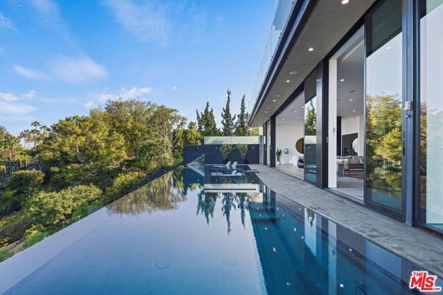 2304 Donella Circle, Los Angeles, CA 90077