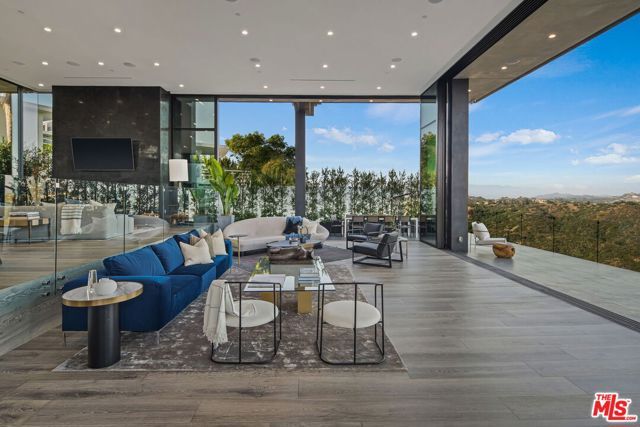 2304 Donella Circle, Los Angeles, CA 90077