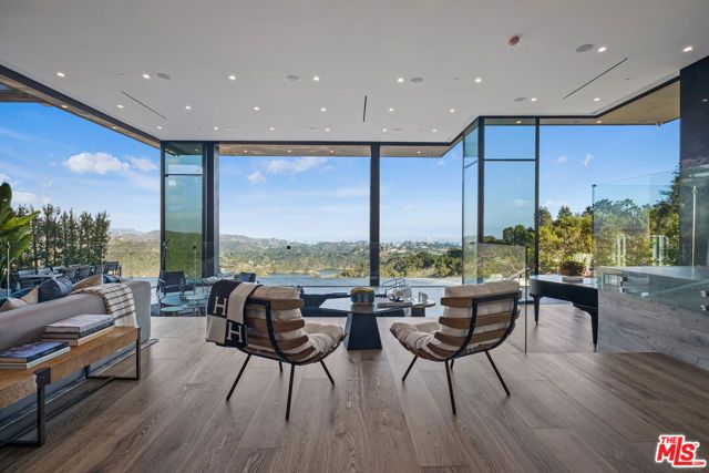 2304 Donella Circle, Los Angeles, CA 90077