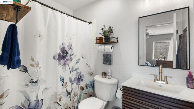 1143 Bedford, Vacaville, CA 95687