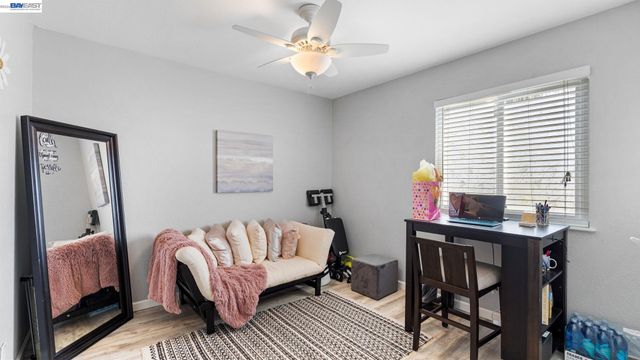 1143 Bedford, Vacaville, CA 95687