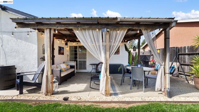 1143 Bedford, Vacaville, CA 95687