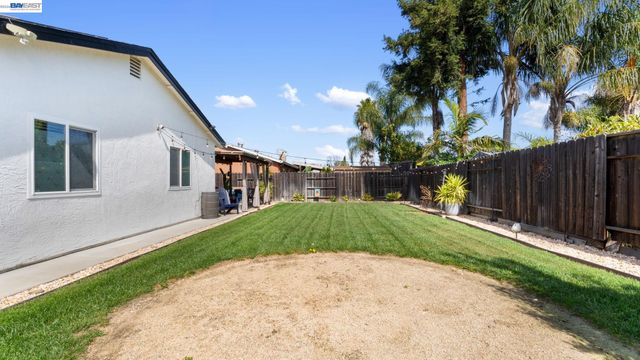 1143 Bedford, Vacaville, CA 95687