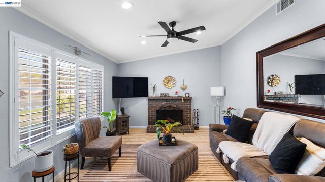 1143 Bedford, Vacaville, CA 95687